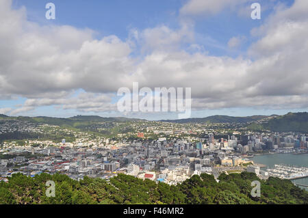 Blick auf die Stadt vom Berg Stockfoto