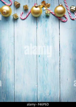 Candy Stöcke auf blauem Hintergrund aus Holz. Stockfoto
