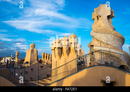 Dachterrasse der Casa Mila, auch La Pedrera, vom Architekten Antoni Gaudi, Barcelona, Katalonien, Spanien Stockfoto