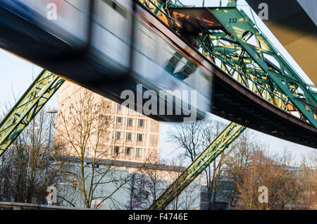 Die Wuppertaler Schwebebahn Stockfoto