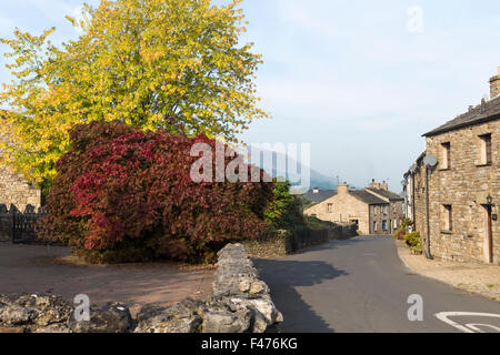 Eine leise herbstlichen Morgen in das Dorf von Dent Cumbria UK Stockfoto