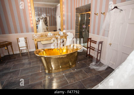 Swan Hotel, Wells, Somerset, England, Großbritannien Das Schwan-Hotel im Zentrum von Brunnen ist ein beliebter Ort für Hochzeiten mit Wells Cathedral Blick Stockfoto