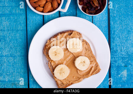 Peanut butter cream Sandwich mit Bananen Stockfoto