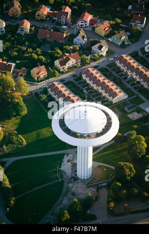 Wasserturm und Wohnviertel, Örebro, Närke, Schweden. Stockfoto