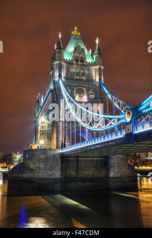 Tower Bridge in London, Großbritannien Stockfoto