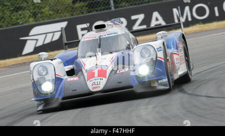 Toyota TS 040 - Hybrid (#1) mit Fahrer Anthony Davidson (GBR), Sébastien Buemi (SUI), Kazuki Nakajima (JPN) Stockfoto