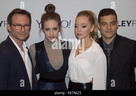 New York, NY, USA. 14. Oktober 2015. Christian Slater, Carly Chaikin, Portia Doubleday, Rami Malek im Ankunftsbereich für PaleyFest New York: Mr. ROBOT, The Paley Center for Media, New York, NY 14. Oktober 2015. © Patrick Cashin/Everett Collection/Alamy Live-Nachrichten Stockfoto