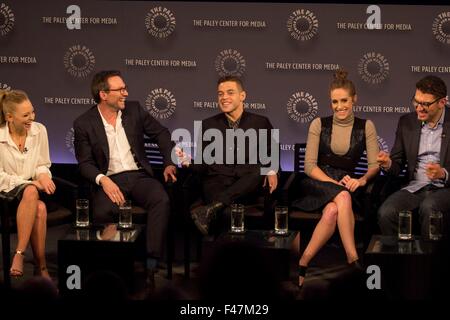 New York, NY, USA. 14. Oktober 2015. Portia Doubleday, Christian Slater, Rami Malek, Carly Chaikin, Sam Esmail im Ankunftsbereich für PaleyFest New York: Mr. ROBOT, The Paley Center for Media, New York, NY 14. Oktober 2015. © Patrick Cashin/Everett Collection/Alamy Live-Nachrichten Stockfoto