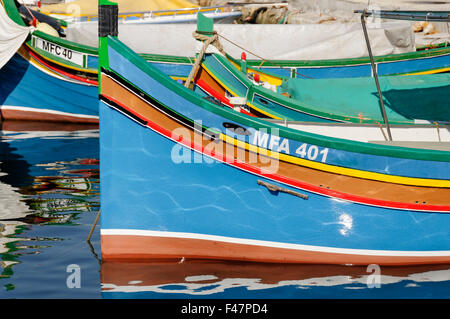 Kleines Fischerdorf Boote, Gozo, Malta, Süd-Europa, Mittelmeer Stockfoto