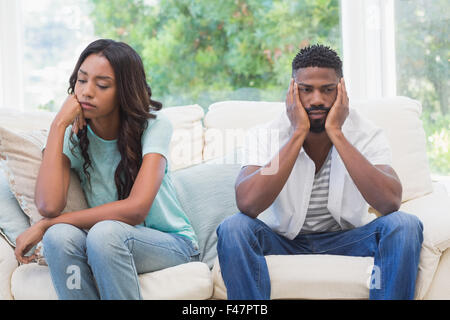 Paar beim Argument auf der couch Stockfoto