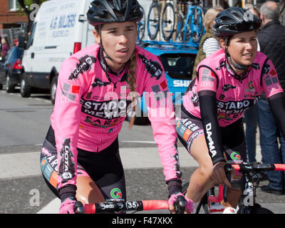 Reiter Aufwärmen zum Jahresbeginn 2014 Frauen Tour of Britain Stockfoto