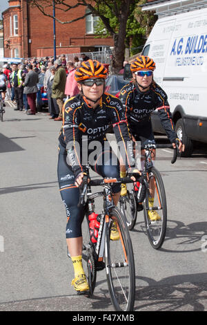 Reiter Aufwärmen zum Jahresbeginn 2014 Frauen Tour of Britain Stockfoto