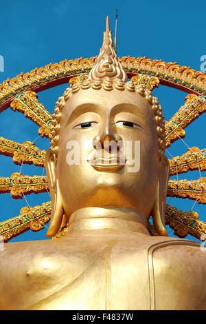 Statue eines buddhistischen Mönches sitzen im Lotussitz Stockfoto