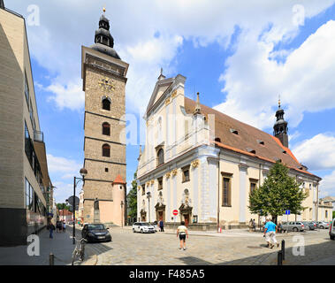 Schwarzer Turm und St. Nikolaus Kathedrale in Ceske Budejovice Stockfoto