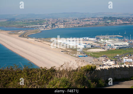 Blick auf die Bank von Chasil und die Fleet Lagoon in Portland, Weymouth, Dorset, Großbritannien, im Oktober Stockfoto