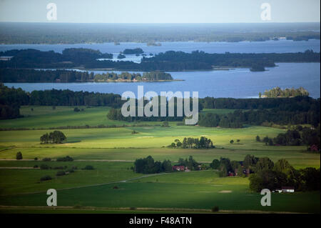 Luftaufnahme von Inseln in einem See, Schweden. Stockfoto