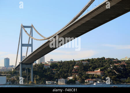 Schrägseilbrücke in Istanbul Bosporus in der Türkei Stockfoto