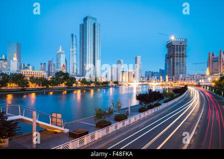 Tianjin Stadtbild bei Nacht Stockfoto