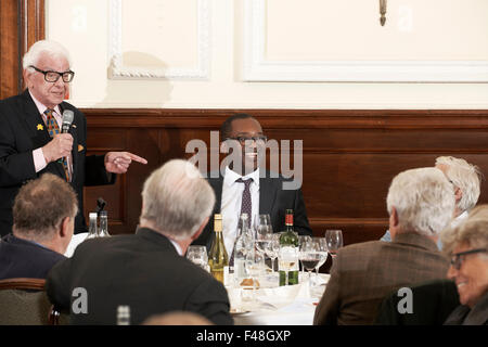 Barry Cryer, Oldie literarisches Mittagessen 13.10.15 Stockfoto