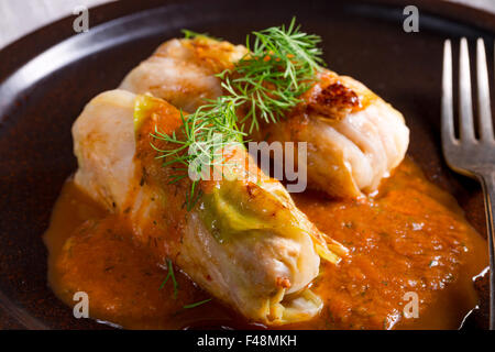 Kohlrouladen, junge Kohl Stockfoto