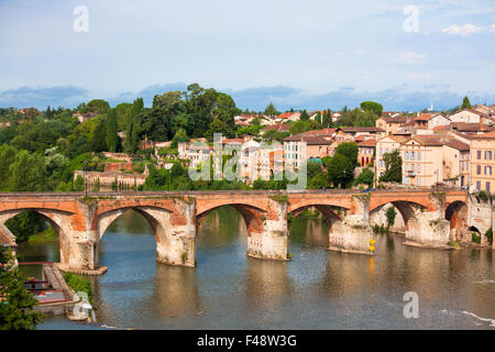 Blick auf die August-Brücke in Albi, Frankreich. Horizontalen Schuss Stockfoto