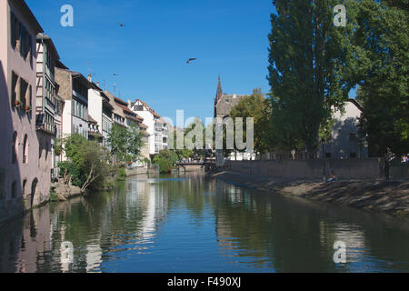 Riverside Gebäude der Ill Fluss Petite France-Straßburg-Elsass-Frankreich Stockfoto