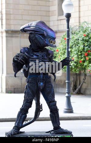 Lebende Statue Künstler Straßenmusik auf den Straßen von Barcelona Spanien Stockfoto