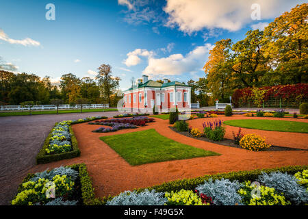 Gärten und Herbst Farbe außen Kadriorg-Palast, im Kadrioru Park in Tallinn, Estland. Stockfoto