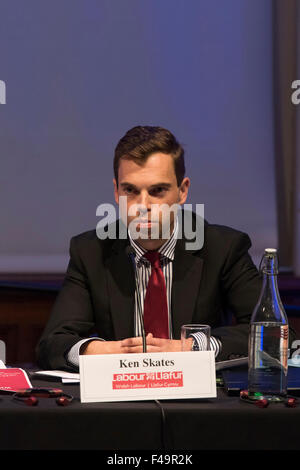 Waliser Arbeit AM und Stellvertreter des Ministers für Kultur Ken Schlittschuhe. Stockfoto