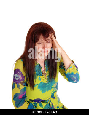 Weinende Frau mit Kopfschmerzen. Stockfoto