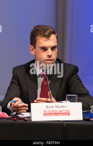 Waliser Arbeit AM und Stellvertreter des Ministers für Kultur Ken Schlittschuhe. Stockfoto