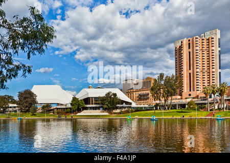 Australien, South Australia, Adelaide, Adelaide Festival Centre und River Torrens Stockfoto