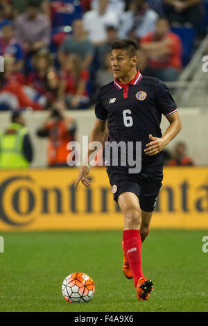 13. Oktober 2015: Costa Rica Verteidiger Oscar Duarte (6) Handspiel in The USA Herren Team vs. Costa Rica Herren National Team - internationale freundlich bei Red Bull Arena - Harrison, New Jersey. Costa Rica besiegte die uns Männer Nationalmannschaft 1: 0. Obligatorische Credit: Kostas Lymperopoulos/Cal Sport Medien Stockfoto