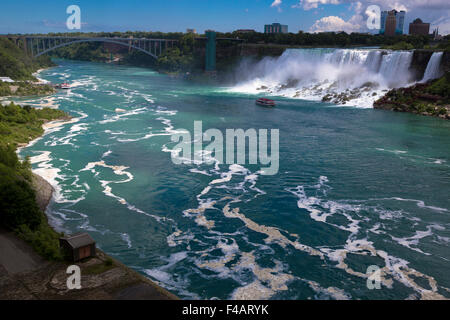 American Falls New York State an den Niagarafällen gesehen aus Kanada Stockfoto