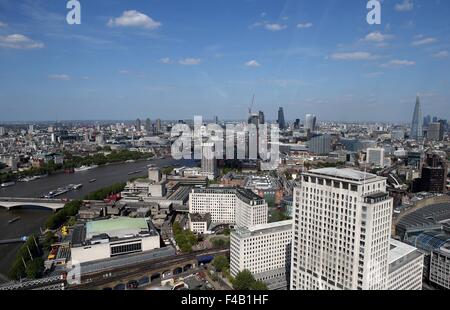 London, UK. 21. Mai 2015. Foto aufgenommen am 21. Mai 2015 zeigt einen Blick auf London. London, befindet sich im Südosten von England, ist die Hauptstadt des Vereinigten Königreichs. Stehend auf der Themse, spielt die Stadt eine wichtige Rolle in der Welt finanziellen, kommerziellen, industriellen und kulturellen Bereichen. © Han Yan/Xinhua/Alamy Live-Nachrichten Stockfoto