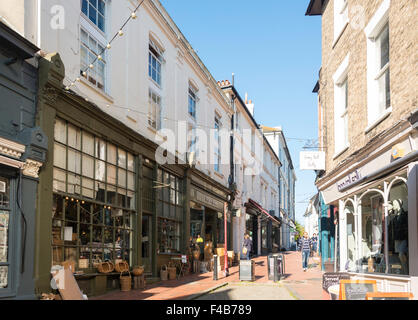 Boutiquen, Kapelle Platz, Royal Tunbridge Wells, Kent, England, Vereinigtes Königreich Stockfoto