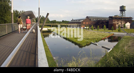 Menschen im Westpark, Bochum, Deutschland. Stockfoto