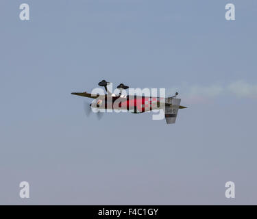 Extra 330SC G-IIHI geben eine Kunstflug Display in Old Warden im Oktober 2015 Stockfoto