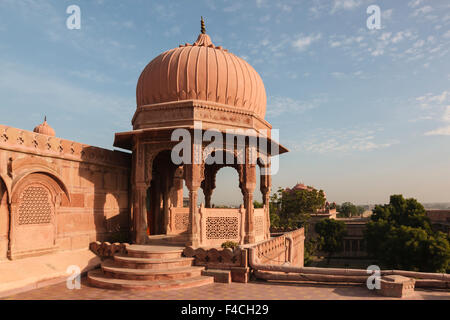 Indien, Rajasthan, Bikaner, Laxmi Niwas Palace, gewölbten Pavillon Stockfoto