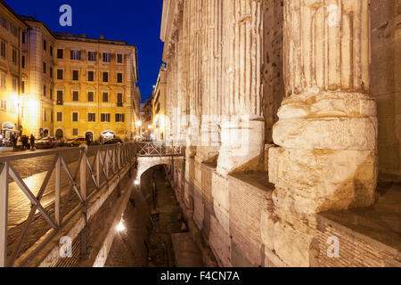 Tempel des Hadrian, Piazza di Pietra, Rom, Italien Stockfoto