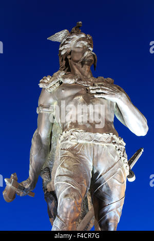 Statue von Ambiorix (Prinz der Eburones, Führer der Belgic Stamm) auf dem Marktplatz in Tongeren, Belgien Stockfoto