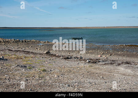 Kanada, Nunavut, westlichen Ufer des Hudson Bay, Kivalliq-Region Arviat. Felsenküste entlang der Hudson Bay. (Großformatige Größen erhältlich) Stockfoto