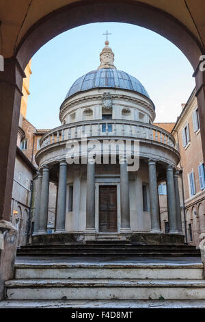 Tempietto gebaut von Donato Bramante im Hof von San Pietro in Montorio Kirche, Gianicolo-hügel, Rom Italien Stockfoto