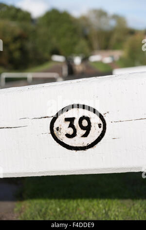 UK, Tardebigge, Schleusen, 39 an der Tardebigge Sperre Flug auf der Birmingham zu Worcester-Kanal zu sperren. Stockfoto