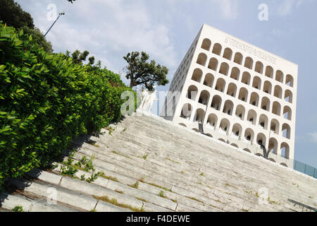 Palazzo della Civilta, ein Symbol des faschistischen Architektur. EUR-Bezirk, Rom, Italien Stockfoto