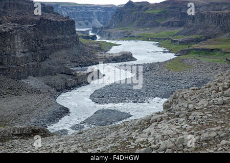 Ein Fjollum-River-Canyon unterhalb Dettifoss, Jokulsargljufur, Nordhurland Eystra, Island Jökulsá. Stockfoto