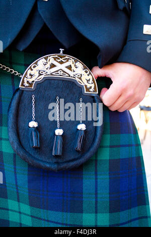 Traditionelle schottische Hochzeit Kleidung von einem Kilt durch den Bräutigam getragen. Stockfoto