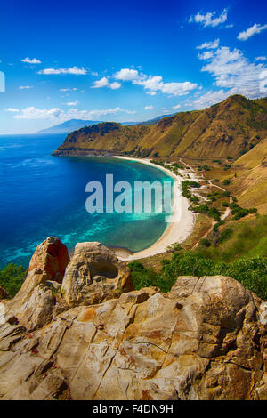 Tropischer Strand in Ost-Timor aus Cristo Rei Statue in Dili, Osttimor Stockfoto