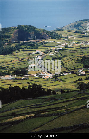 Insel der Azoren, Horta, Dorf und Feld (großformatige Größen erhältlich) Stockfoto