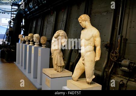 Statue im Museo Centrale Montemartini in Rom Stockfoto